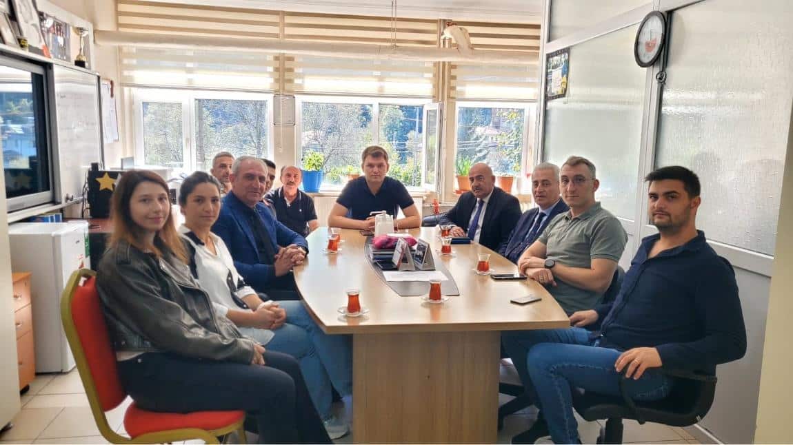 Fındıklı Kaymakamı Sayın Mücahit AYDOĞDU Okulumuzu Ziyaret etti